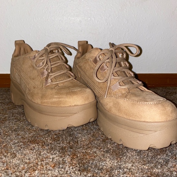 Platform Shoes - Picture 2 of 3